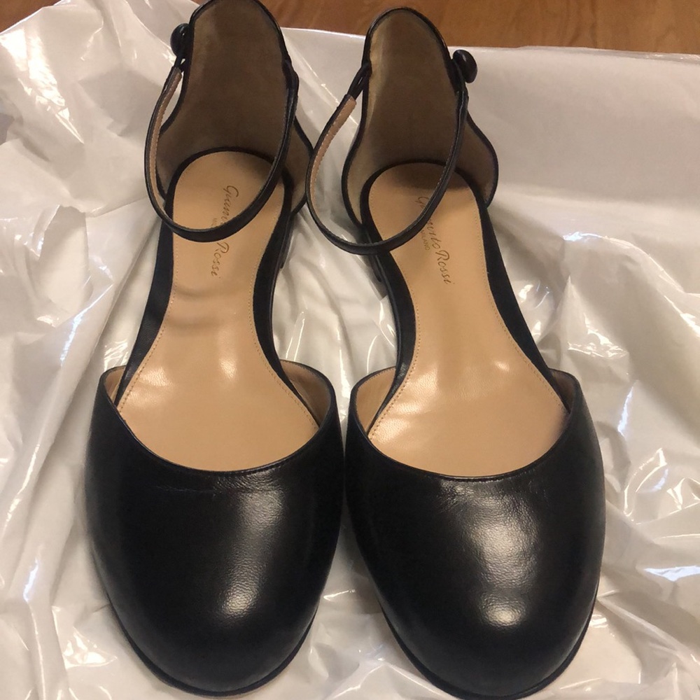 Gianvito Rossi
Leather d'Orsay Ankle-Strap Flat